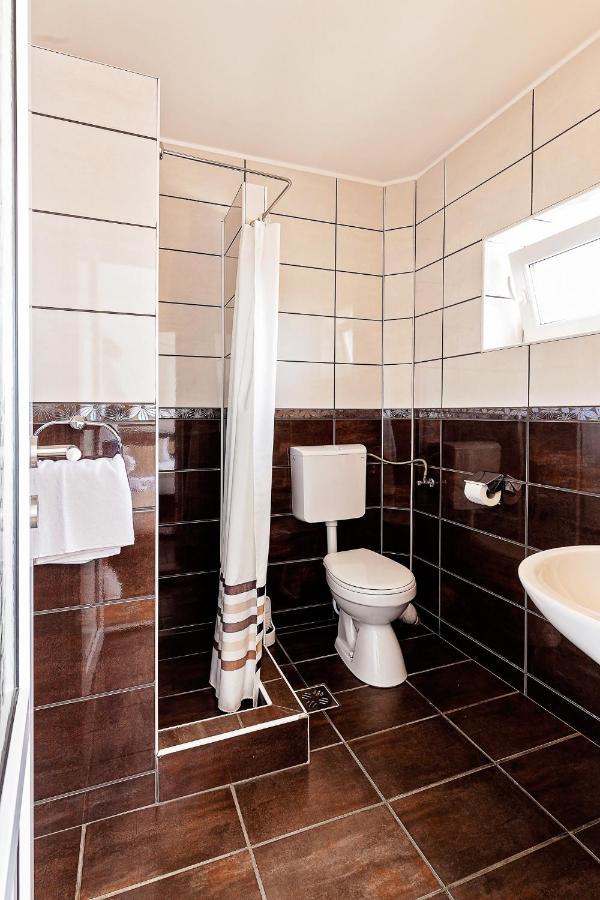 Vila Mosel Două Mai Esterno foto
