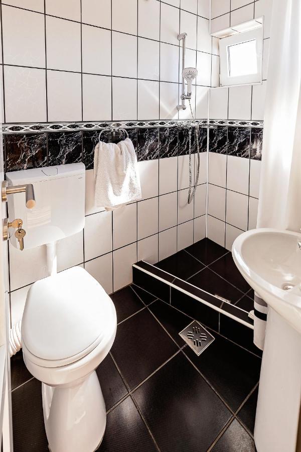 Vila Mosel Două Mai Esterno foto